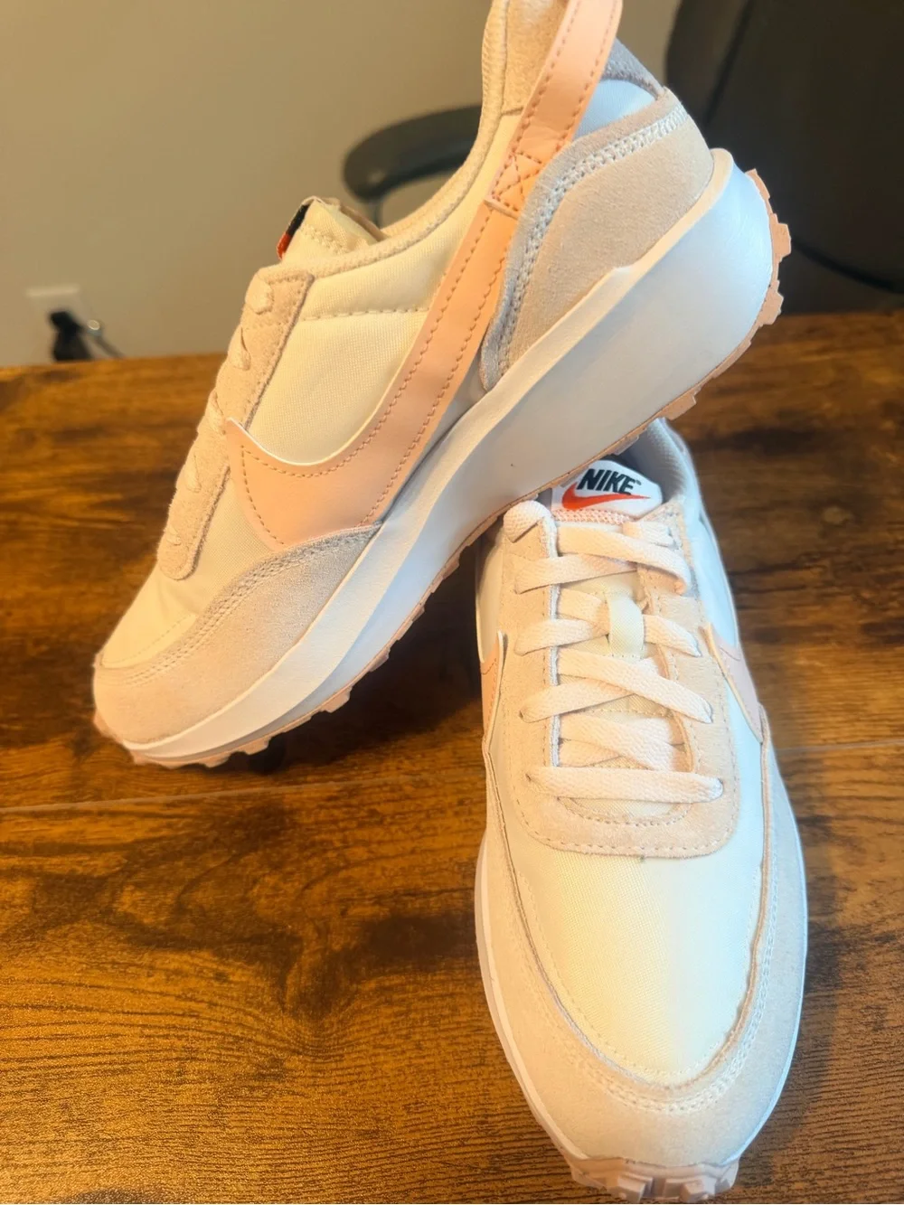 Nike Waffles Women’s Pale Pink and White 9W